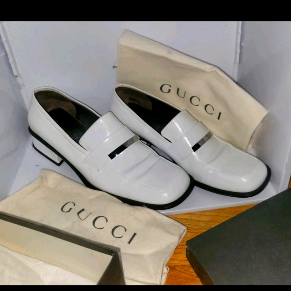 GUCCI WHITE LOAFERS, SILVER HARDWARE, DUSTBAGS & BOX, Original Receipt, Sz 10B
